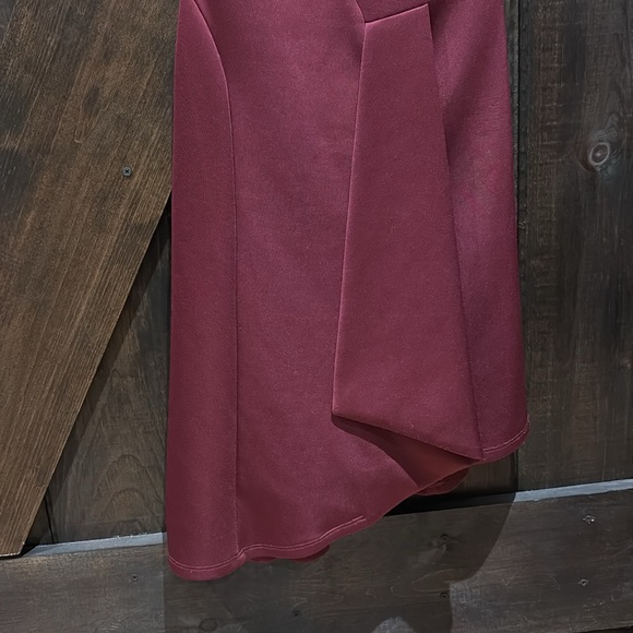 Le Chateau maroon angled hem skinny strap padded semi-formal dress size xxs - Picture 3 of 15